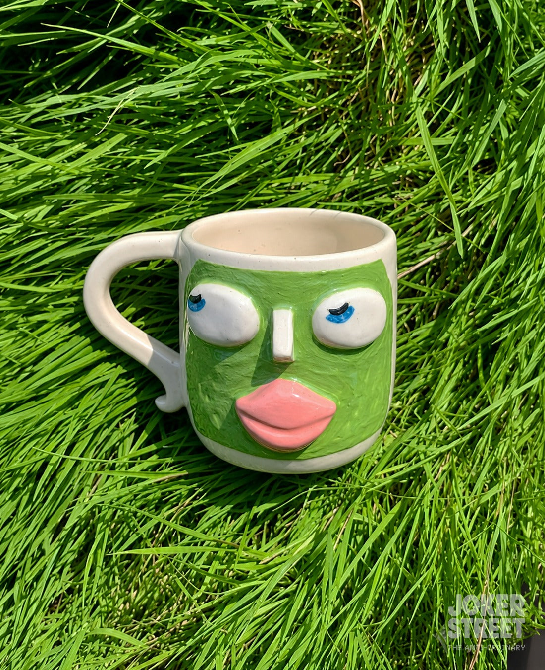 THE SIDE EYE MUG