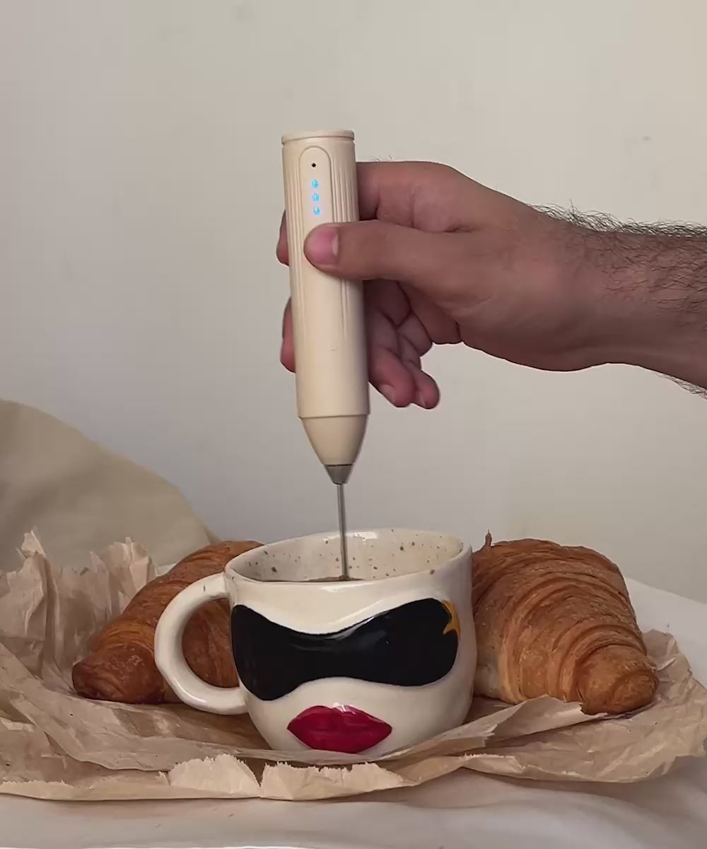 THE DIVA MUG